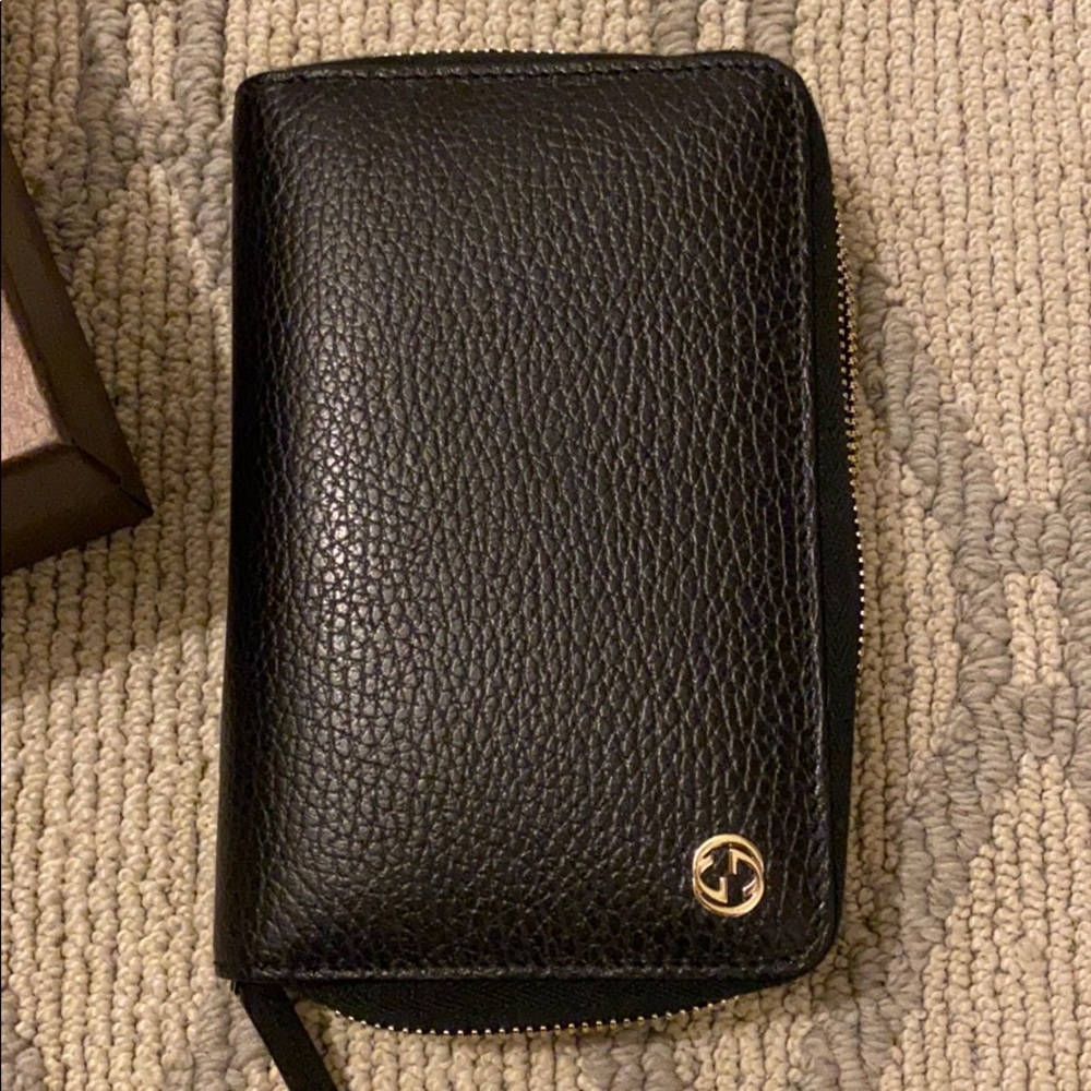 Gucci Zip Around Wallet